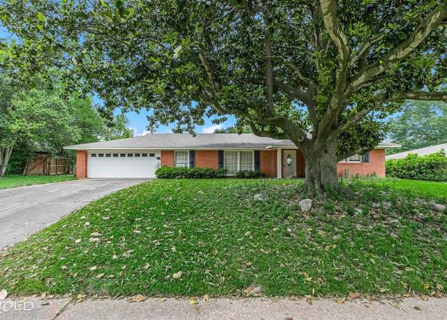 Property at 242 Dogwood Rd, Shreveport, LA 71105, 3 beds, 3 baths