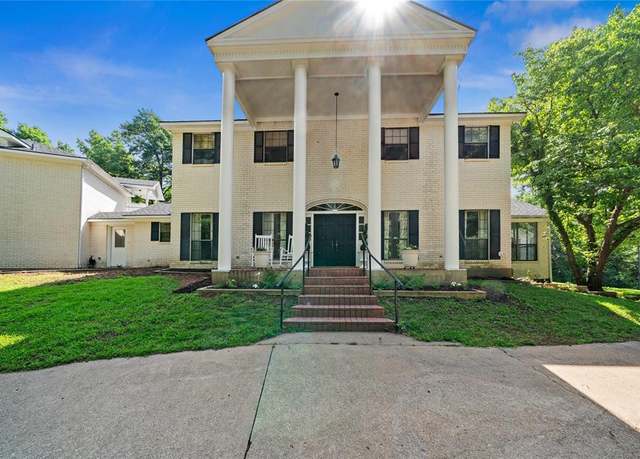 Property at 3000 Houston St, Kilgore, TX 75662, 5 beds, 3.5 baths