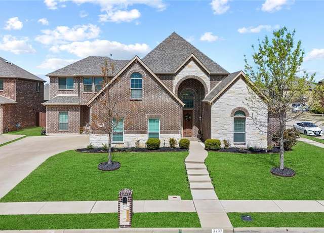 Property at 3237 Le Manns St, Midlothian, TX 76065, 5 beds, 4 baths