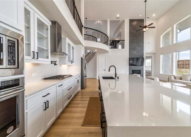 Property at 4506 Sky Harbor Dr, Rockwall, TX 75087, 5 beds, 4 baths