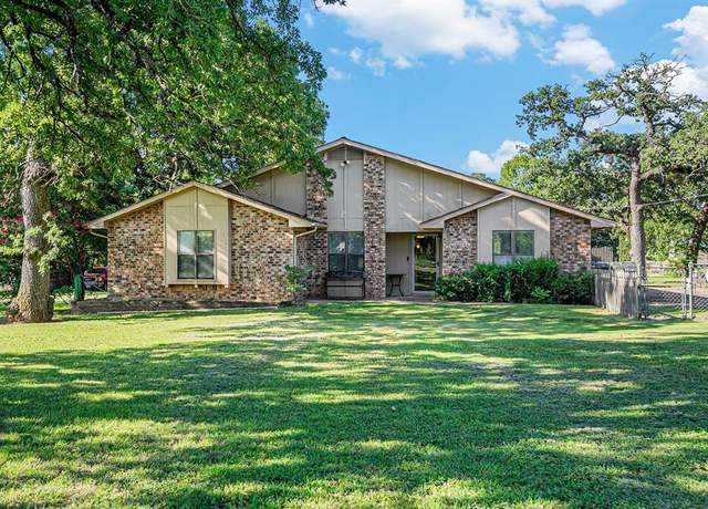 Property at 108 Gloria Dr, Springtown, TX 76082, 4 beds, 2 baths