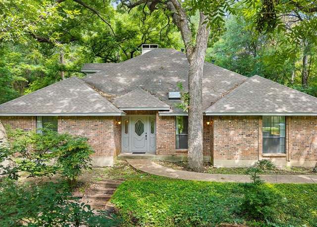 Property at 929 Sleepy Hollow Dr, Cedar Hill, TX 75104, 4 beds, 3.5 baths