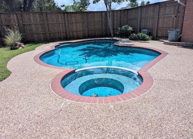 Property at 814 Meandering Way, Mesquite, TX 75150, 3 beds, 2 baths