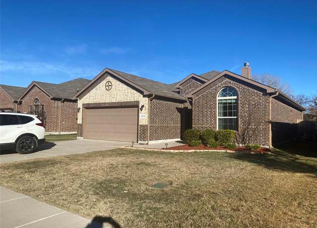 Property at 1220 Scott Dr, Weatherford, TX 76087, 3 beds, 2 baths