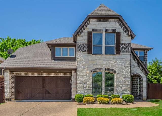 Property at 3011 Starlight Ct, Euless, TX 76039, 5 beds, 4 baths
