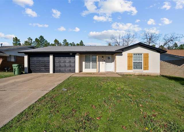 Property at 1113 Wildwood Dr, Arlington, TX 76011, 3 beds, 2 baths