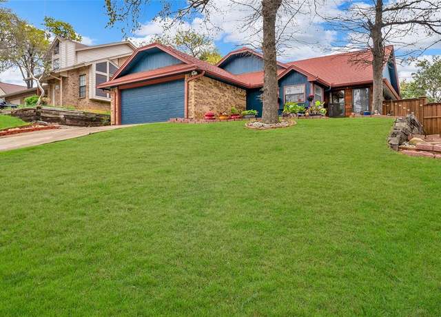 Property at 6406 Woods Edge Dr, Arlington, TX 76016, 3 beds, 2 baths