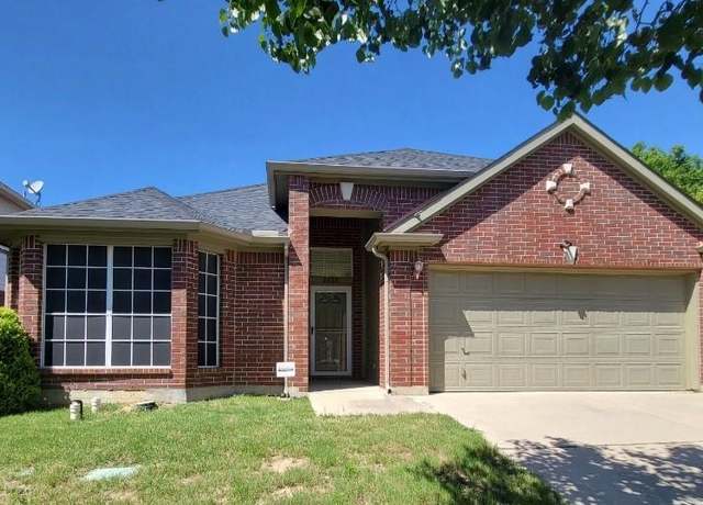 Property at 4905 Park Oak Ct, Fort Worth, TX 76137, 3 beds, 2 baths