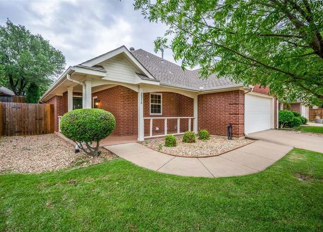 Property at 2316 Clermont Ln, Denton, TX 76205, 3 beds, 2 baths