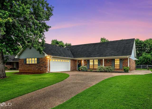 Property at 301 Galway Dr, Shreveport, LA 71115, 4 beds, 2 baths