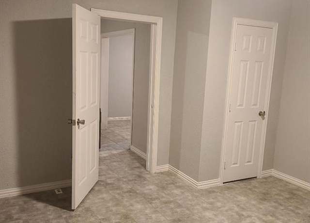 Property at 1521 N Palace Ave, Tyler, TX 75702, 2 beds, 1 bath