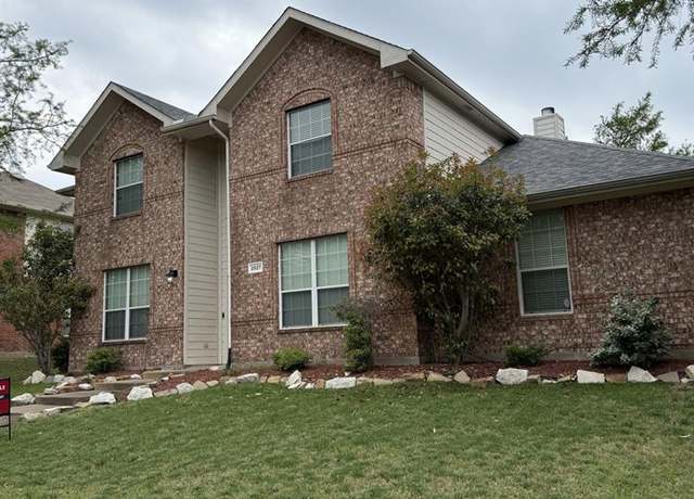 Property at 2827 Clear Creek Dr, Rockwall, TX 75032, 4 beds, 2.5 baths