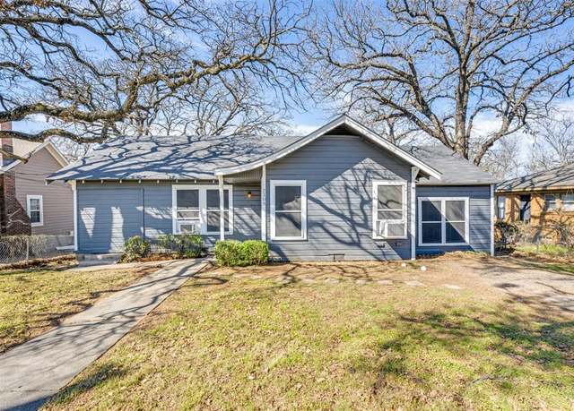 Property at 2309 N Locust St, Denton, TX 76209, 3 beds, 1 bath