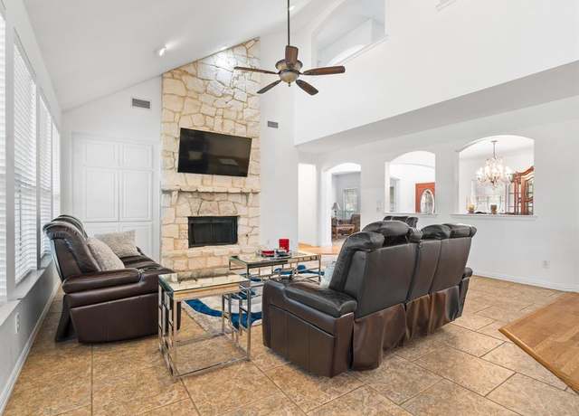 Property at 6915 Westside Pl, Sachse, TX 75048, 4 beds, 3.5 baths