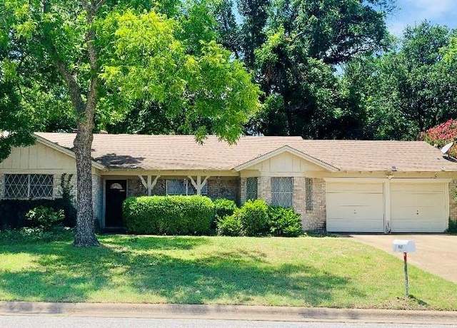 Property at 1217 Scott Dr, Hurst, TX 76053, 3 beds, 2 baths