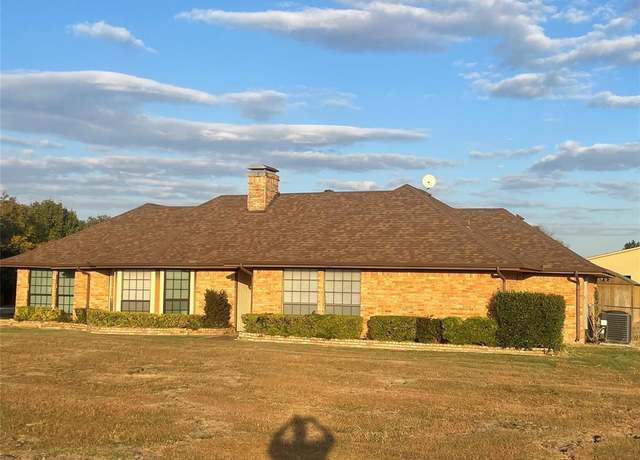 Property at 820 Zion Hills Cir, Rockwall, TX 75087, 3 beds, 2 baths