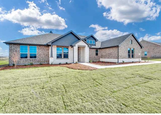 Property at 330 Big Bend Trl, Valley View, TX 76272, 3 beds, 2 baths