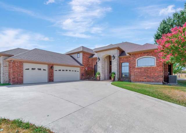 Property at 5520 White Settlement Rd, Weatherford, TX 76087, 5 beds, 3.5 baths