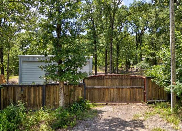 Property at 136 Kings Row, Malakoff, TX 75148