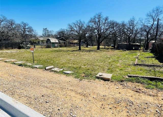 Property at 916 W Moss, Eastland, TX 76448