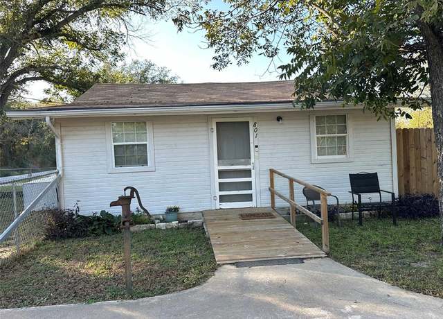 Property at 801A N Thompson, Hamilton, TX 76531, 2 beds, 1.5 baths