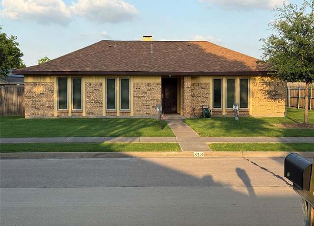 Property at 318 Edgewood Dr, Coppell, TX 75019, 4 beds, 2 baths