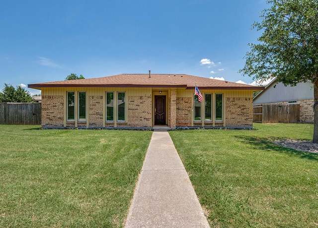 Property at 318 Edgewood Dr, Coppell, TX 75019, 4 beds, 2 baths