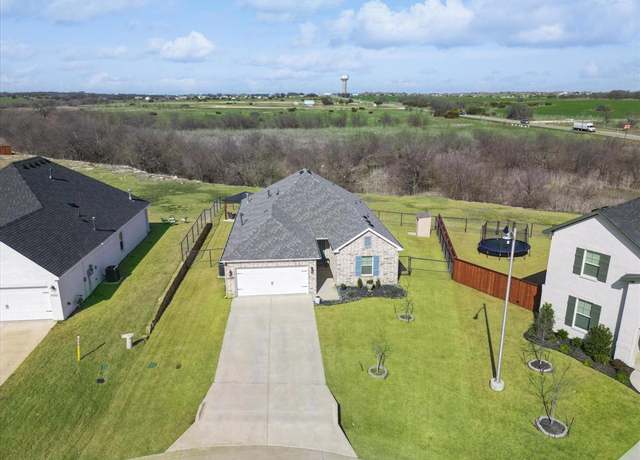 Property at 9308 Bengal Ct, Godley, TX 76044, 3 beds, 2 baths