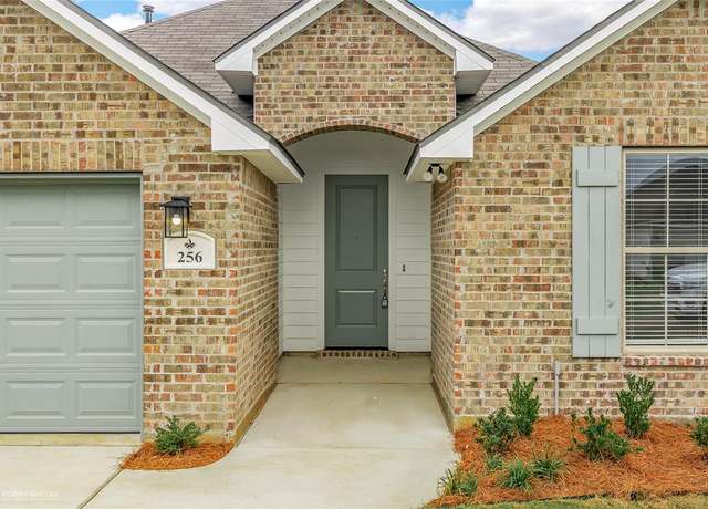 Property at 256 Sedgewick Ave, Haughton, LA 71037, 3 beds, 2 baths