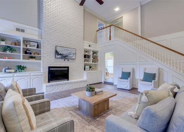 Property at 13 Gettysburg Ln, Richardson, TX 75080, 4 beds, 2.5 baths