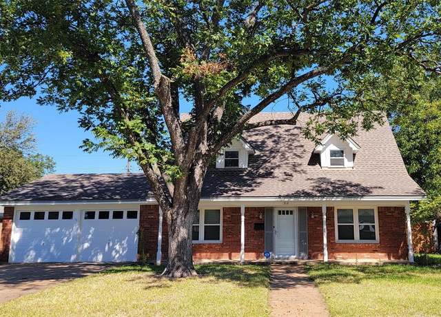 Property at 312 Cotillion Rd, Fort Worth, TX 76134, 4 beds, 2 baths
