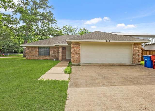 Property at 208 Jouette St, Farmersville, TX 75442, 2 beds, 2 baths