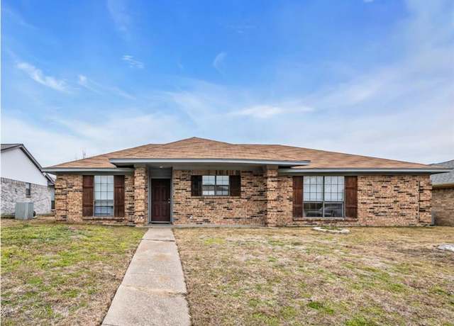 Property at 1013 Huntersglen Dr, Mesquite, TX 75150, 3 beds, 2 baths