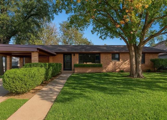 Property at 806 SE 5th, Knox City, TX 79529, 3 beds, 2 baths