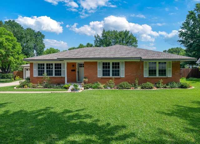Property at 1209 Redbud Dr, Arlington, TX 76012, 4 beds, 3 baths