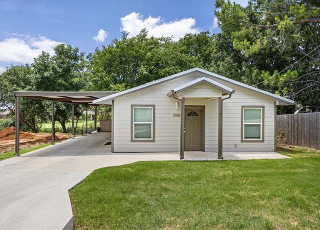 Property at 1008 Mustang Trl, Granbury, TX 76049, 3 beds, 2 baths