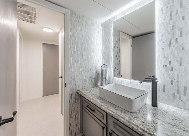 Property at 5300 Keller Springs Rd #1095, Dallas, TX 75248, 1 bed, 1 bath