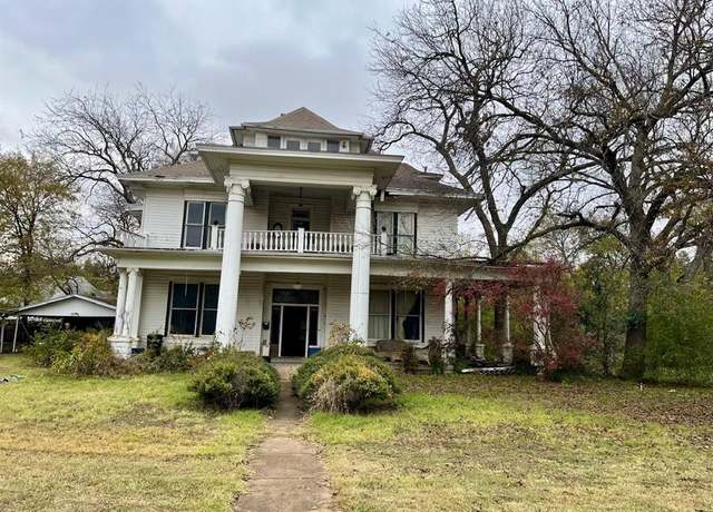 Property at 311 Craig St, Hillsboro, TX 76645, 5 beds, 2.5 baths