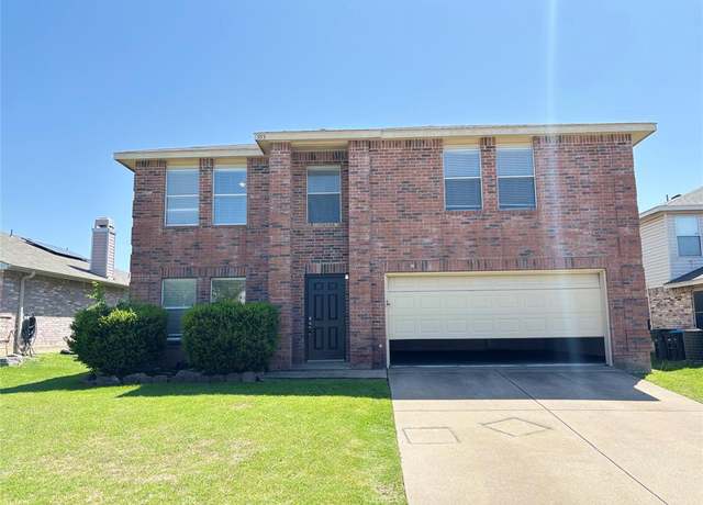 Property at 553 Hertford St, Fort Worth, TX 76036, 4 beds, 2.5 baths