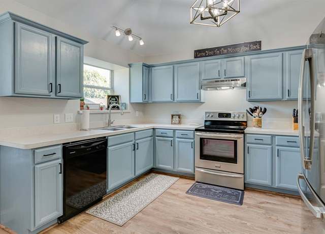 Property at 1737 Cedar Tree Dr, Fort Worth, TX 76131, 3 beds, 2 baths