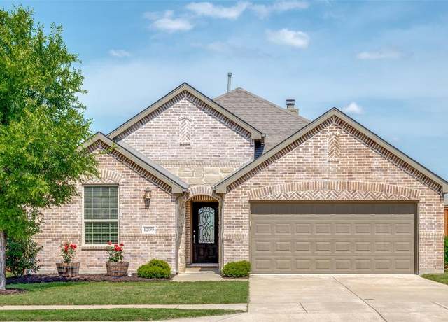 Property at 1209 Roadrunner Dr, Little Elm, TX 75068, 4 beds, 2.5 baths