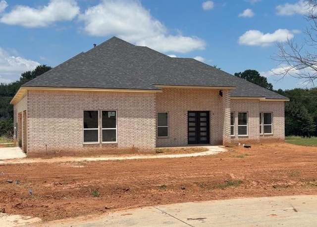 Property at 7112 Turnberry Cir, Cleburne, TX 76033, 4 beds, 3 baths