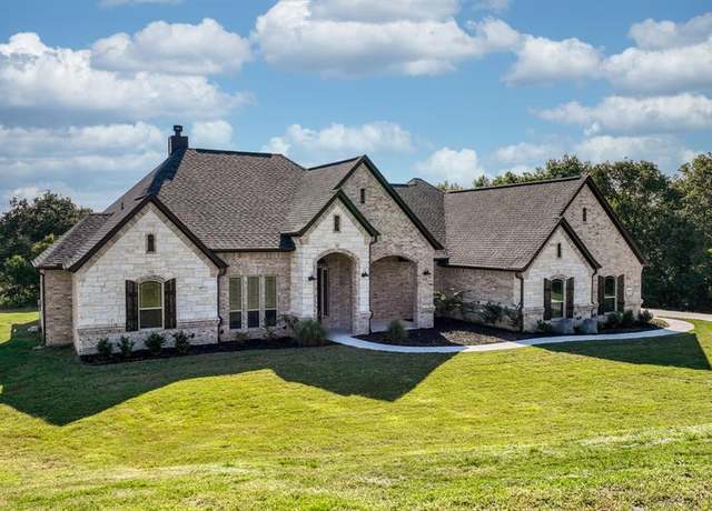 Property at 1055 Meadow Wood Ter, Azle, TX 76020, 4 beds, 2.5 baths