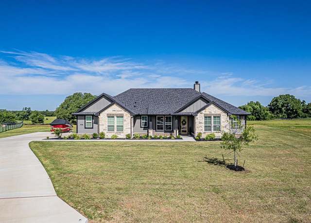 Property at 146 Chester Rd, Springtown, TX 76082, 4 beds, 2 baths