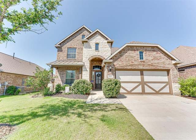 Property at 1613 Frankford Dr, Forney, TX 75126, 5 beds, 3 baths