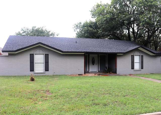 Property at 510 Deer Dr, Greenville, TX 75402, 4 beds, 2 baths