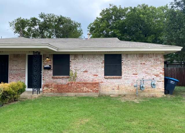 Property at 2523 Normont Cir, Fort Worth, TX 76103, 4 beds, 2 baths