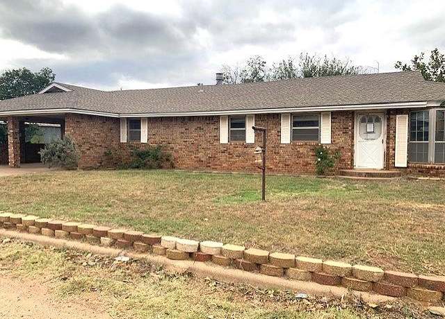 Property at 807 N Morris Ave, Rotan, TX 79546, 3 beds, 2 baths