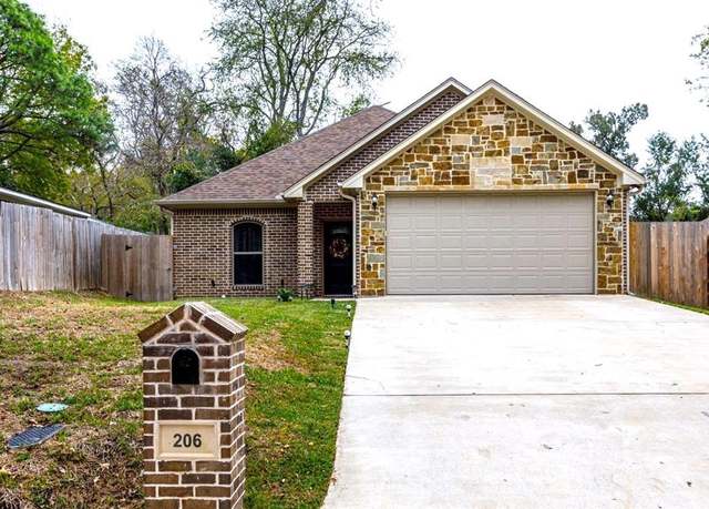 Property at 206 Willowbrook Ave, Tyler, TX 75702, 3 beds, 2 baths