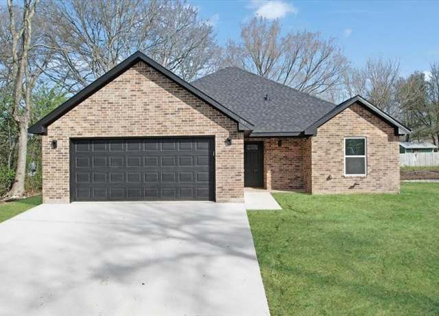 Property at 307 E Arizona, Mount Pleasant, TX 75455, 3 beds, 2 baths